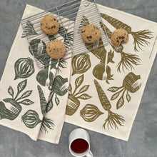 Load image into Gallery viewer, Tea Towel Cotton Farm To Table in Olive and Soycap  16 in x 22 in
